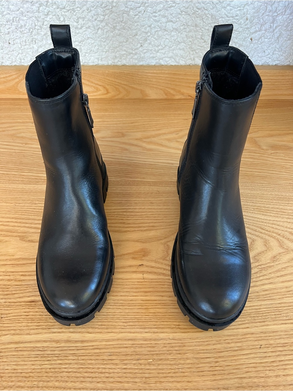 Blondo waterproof leather Chelsea boots